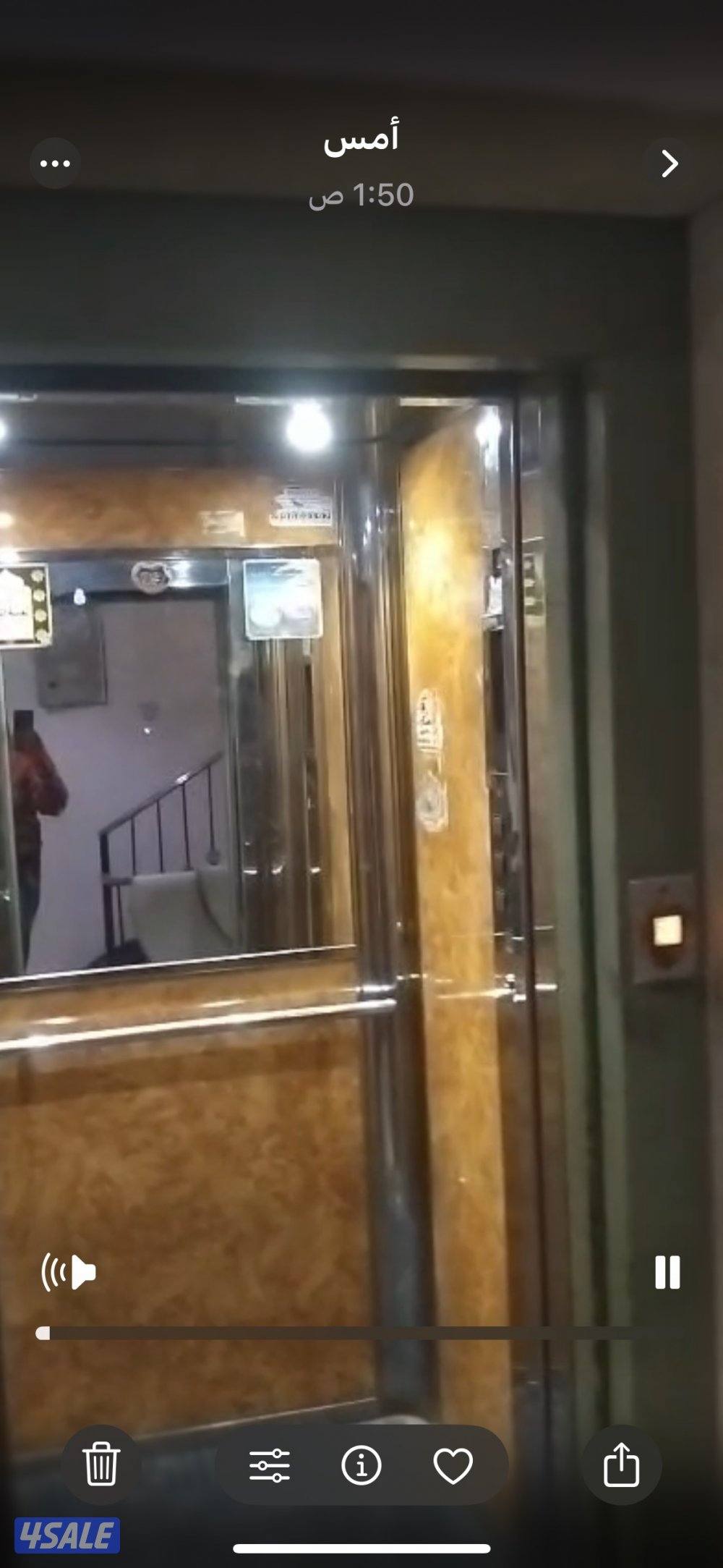 شقة للإيجار صالة كبيرة و 4 غرف منهم ماستر و 2 حمام ومواقف وموقع0