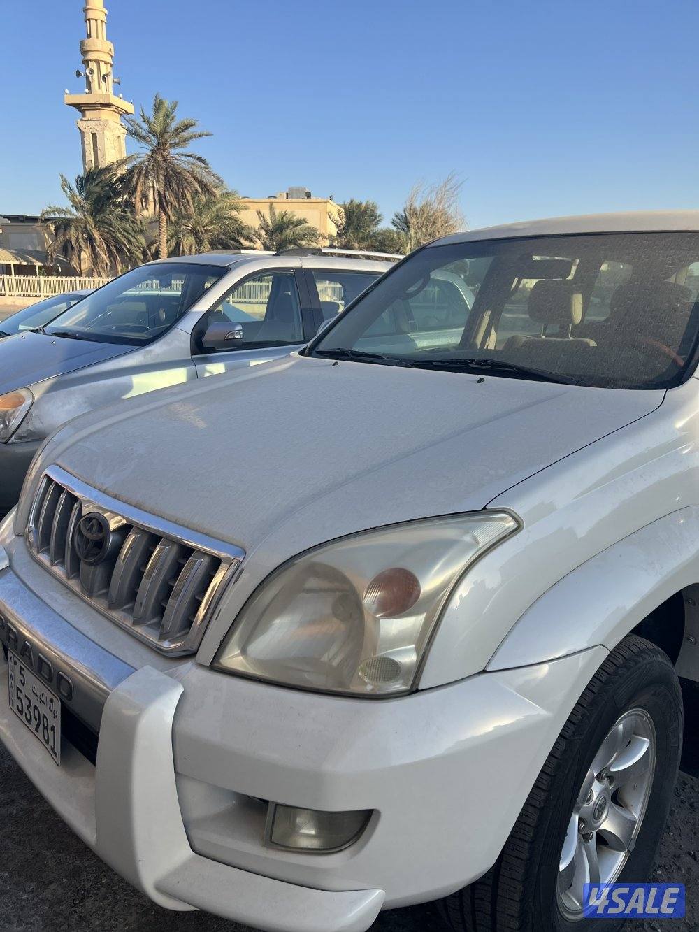 برادو 2008 -4سلندر السياره واقفه لها كذا سنه2