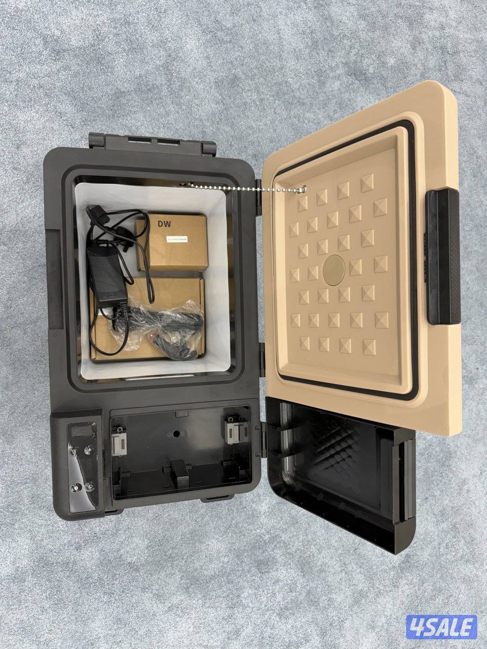 للبيع ثلاجه + بطاريه + لوح طاقه2