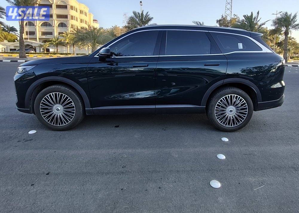 للبيع شيري تيجو 9 موديل  2026  اللون زيتي العداد  1600 كيلو1