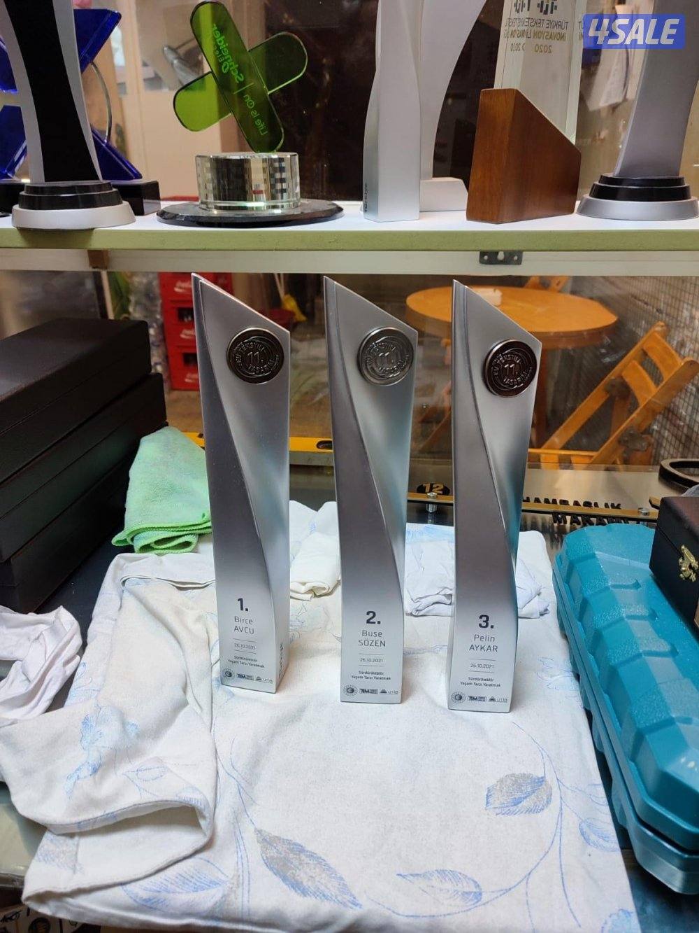 تصميم وتوريد أرقى الميداليات والأوسمة والدروع1