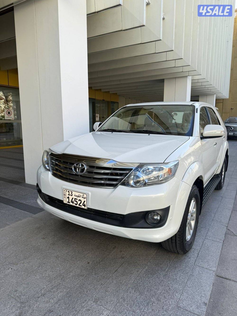 جيب فورتنر 2015 عداد قليل 30 الف صبغ وكاله3