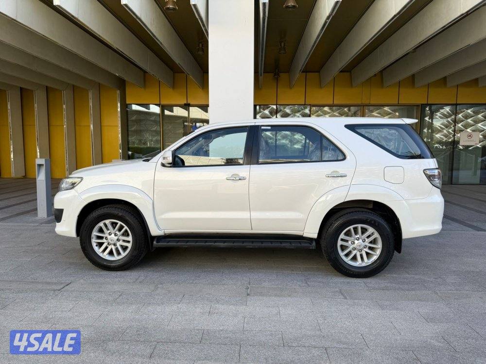 جيب فورتنر 2015 عداد قليل 30 الف صبغ وكاله6