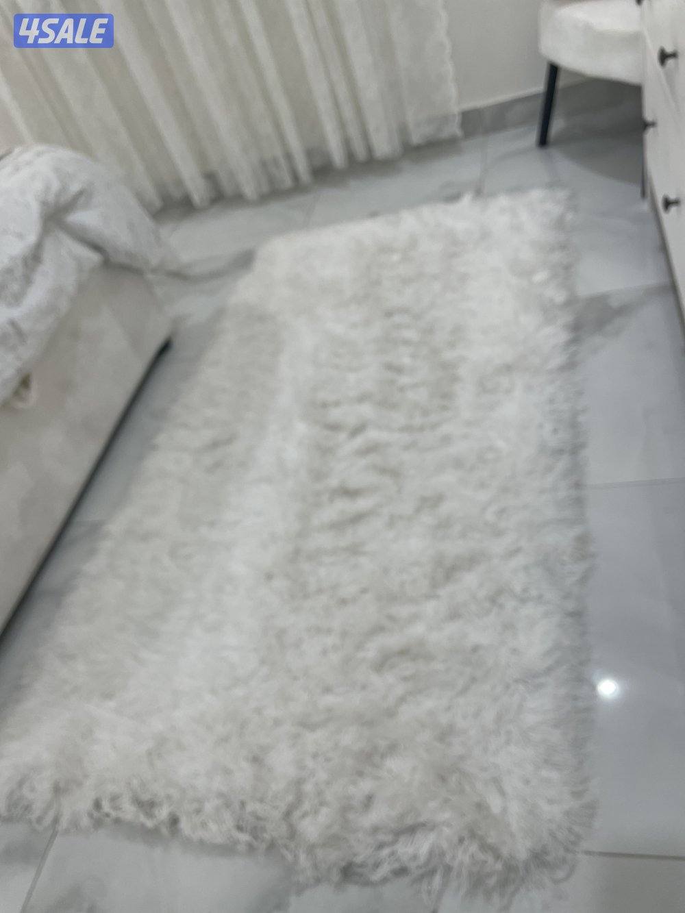 كنبه ومجموعة اغراض1