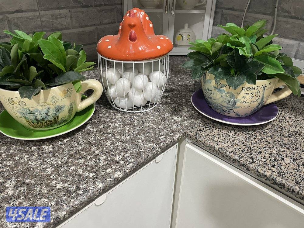 كنبه ومجموعة اغراض4