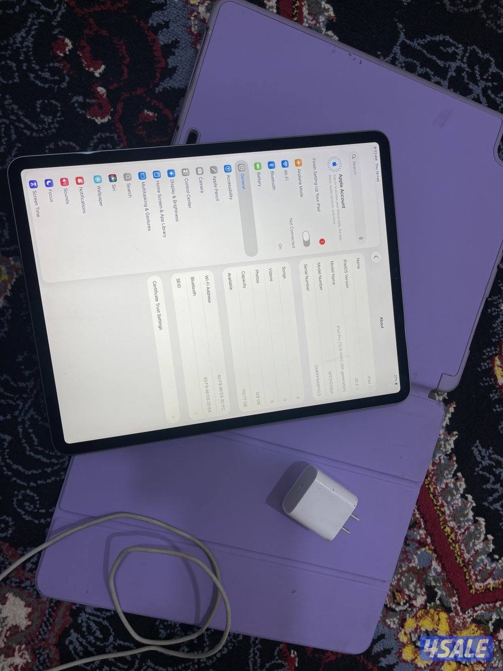 ايباد ابل برو 12.9 انش 128 قيقا نظيف الجيل الرابع نظيف مع الاغراض3