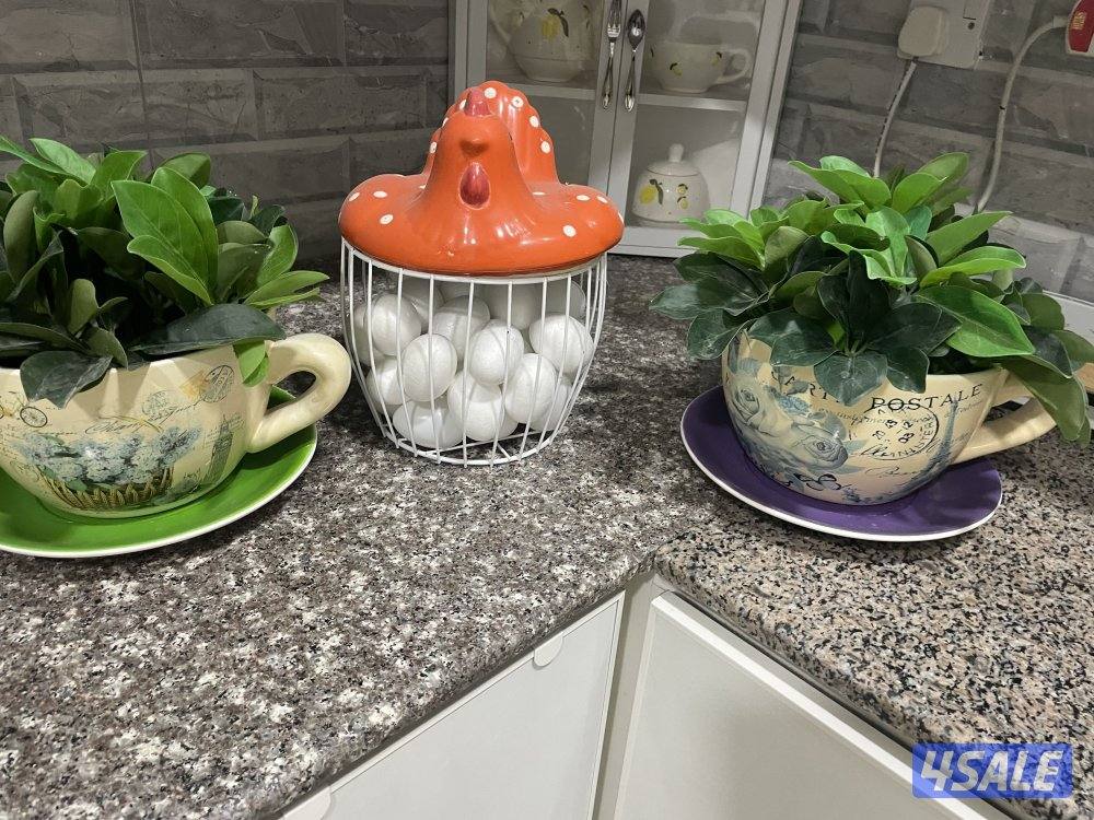 كنبه ومجموعة اغراض10