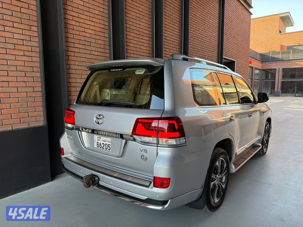 لاند كروز قراند تورينغ GXR موديل 2020 بحاله الوكاله4