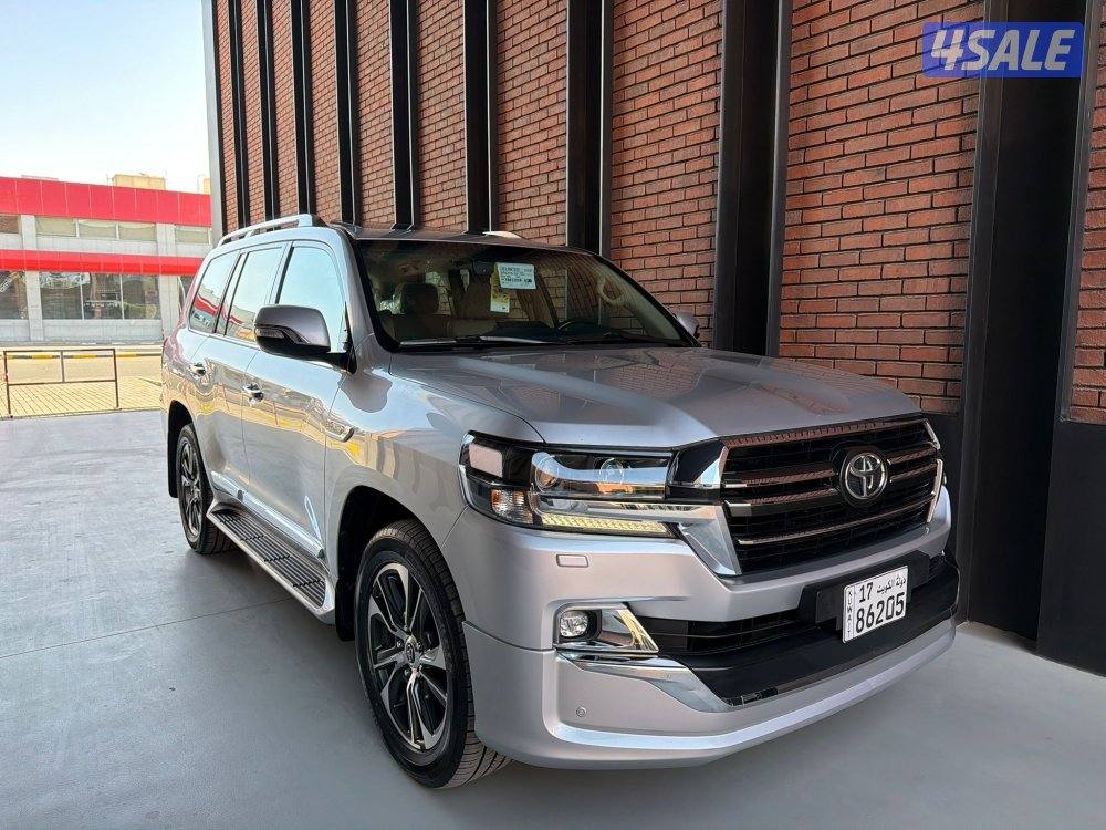 لاند كروز قراند تورينغ GXR موديل 2020 بحاله الوكاله6