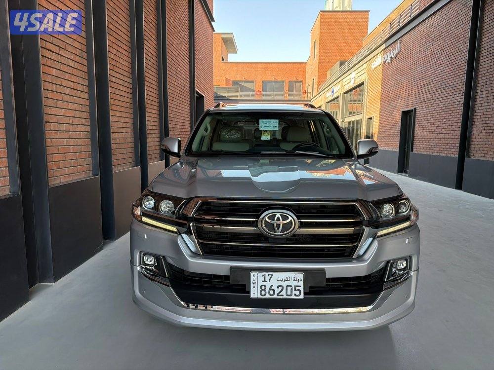 لاند كروز قراند تورينغ GXR موديل 2020 بحاله الوكاله7