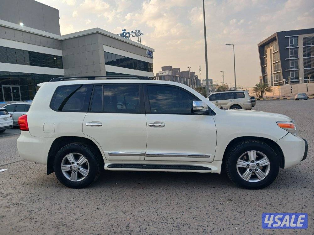 لاند كروزر GXR موديل 2015 الساير3