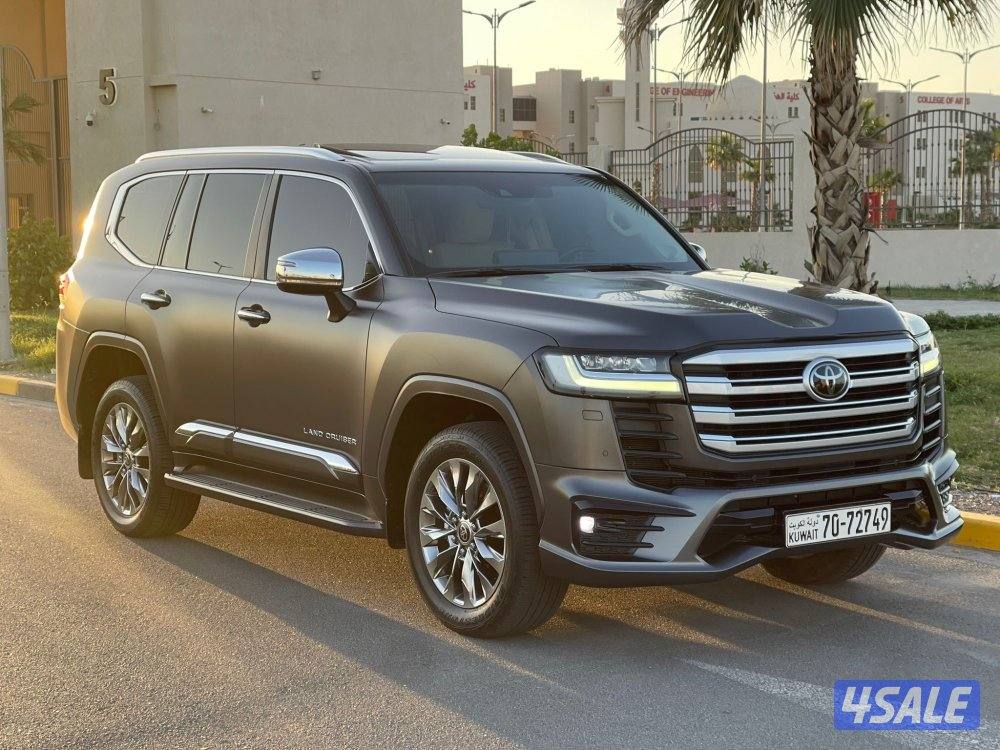 لاندكروزر VX تون تيربو ايروS موديل 2023 ماشي 67 الف صبغ الوكالة4