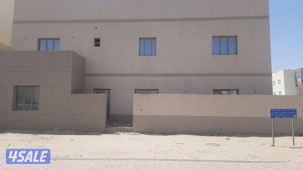 للبيع قسيمة بصباح الاحمد السكنية 600 متر بطن وظهر1