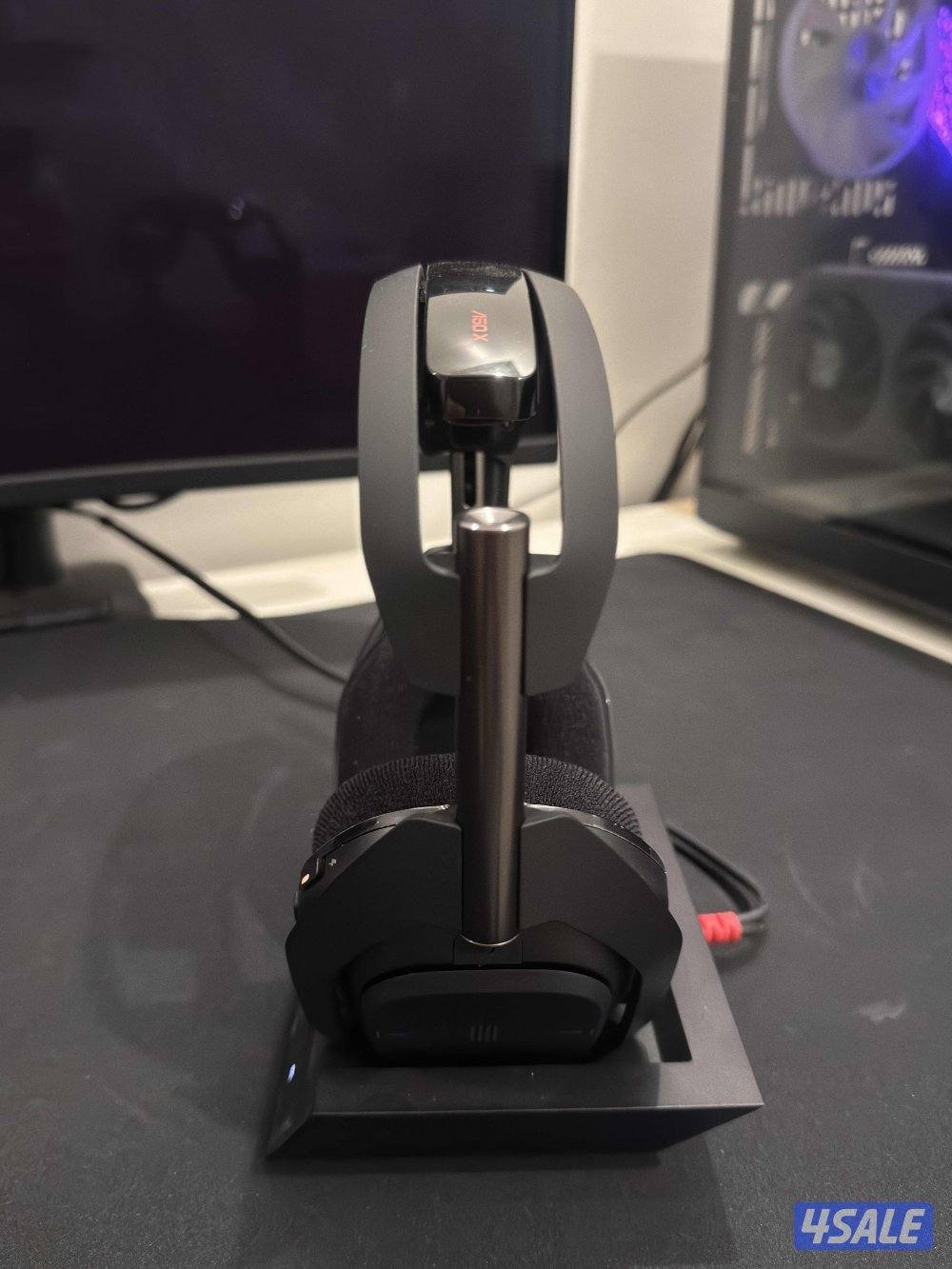 السماعه استعمال نظيف جداً يومين فقط مع كامل اغراضها سماعه استرو A50 X1