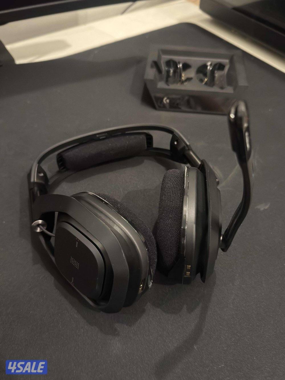 السماعه استعمال نظيف جداً يومين فقط مع كامل اغراضها سماعه استرو A50 X5