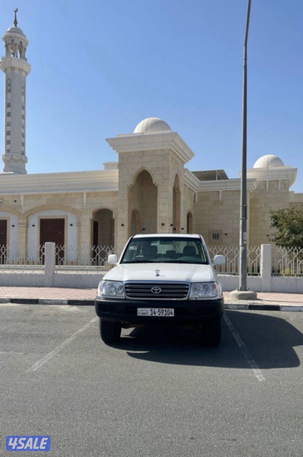 للبيع لاند. 2003. GX قير عادي اساس وارد سعوديه2