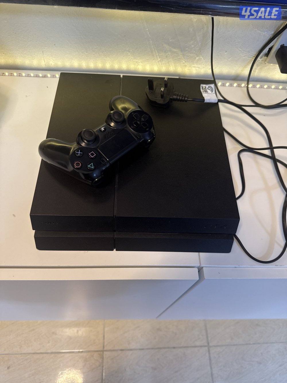 سوني فور مع يده وحده وجميع اغراضها مع هكر حق جميع الالعاب1