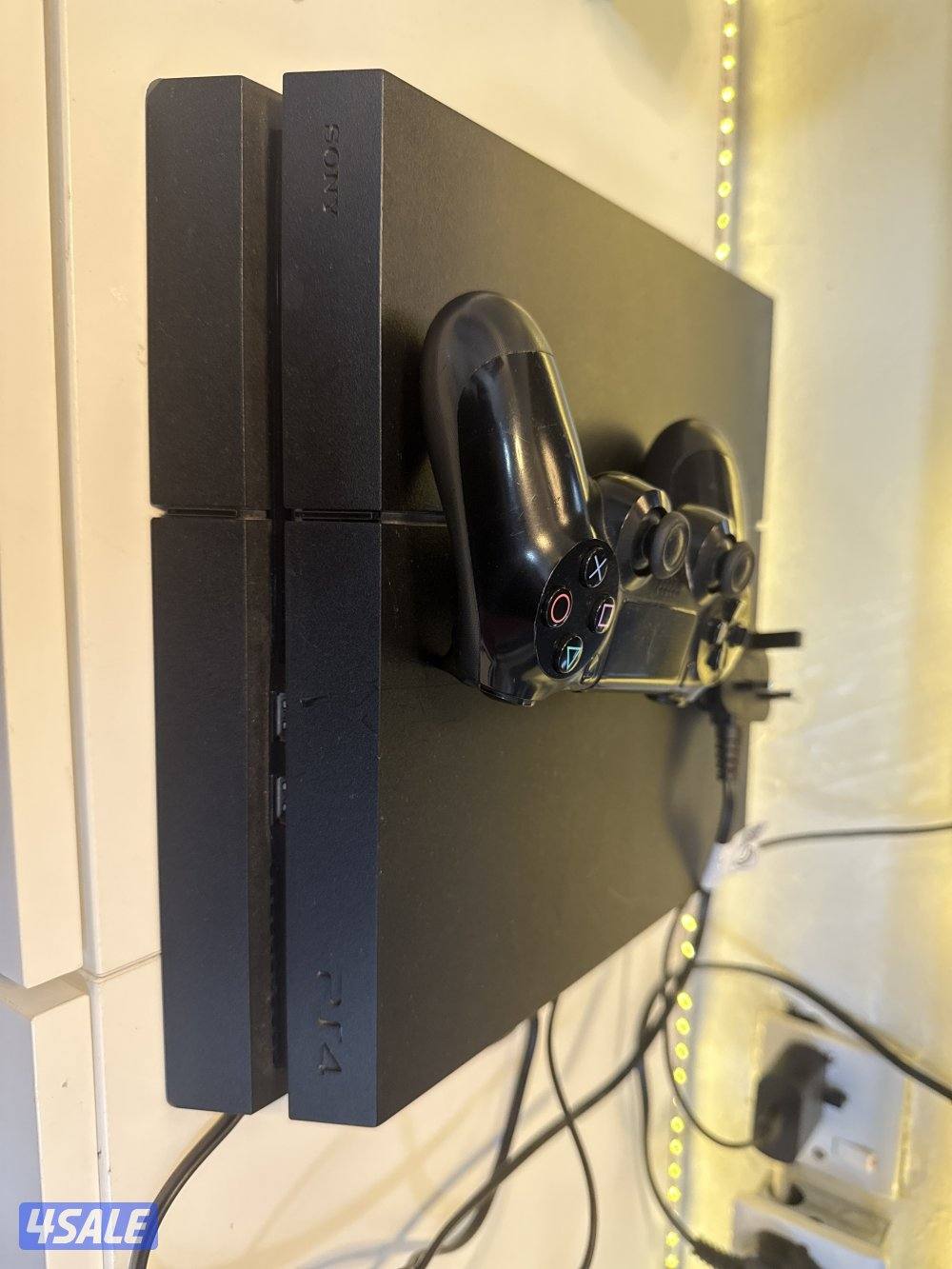 سوني فور مع يده وحده وجميع اغراضها مع هكر حق جميع الالعاب3