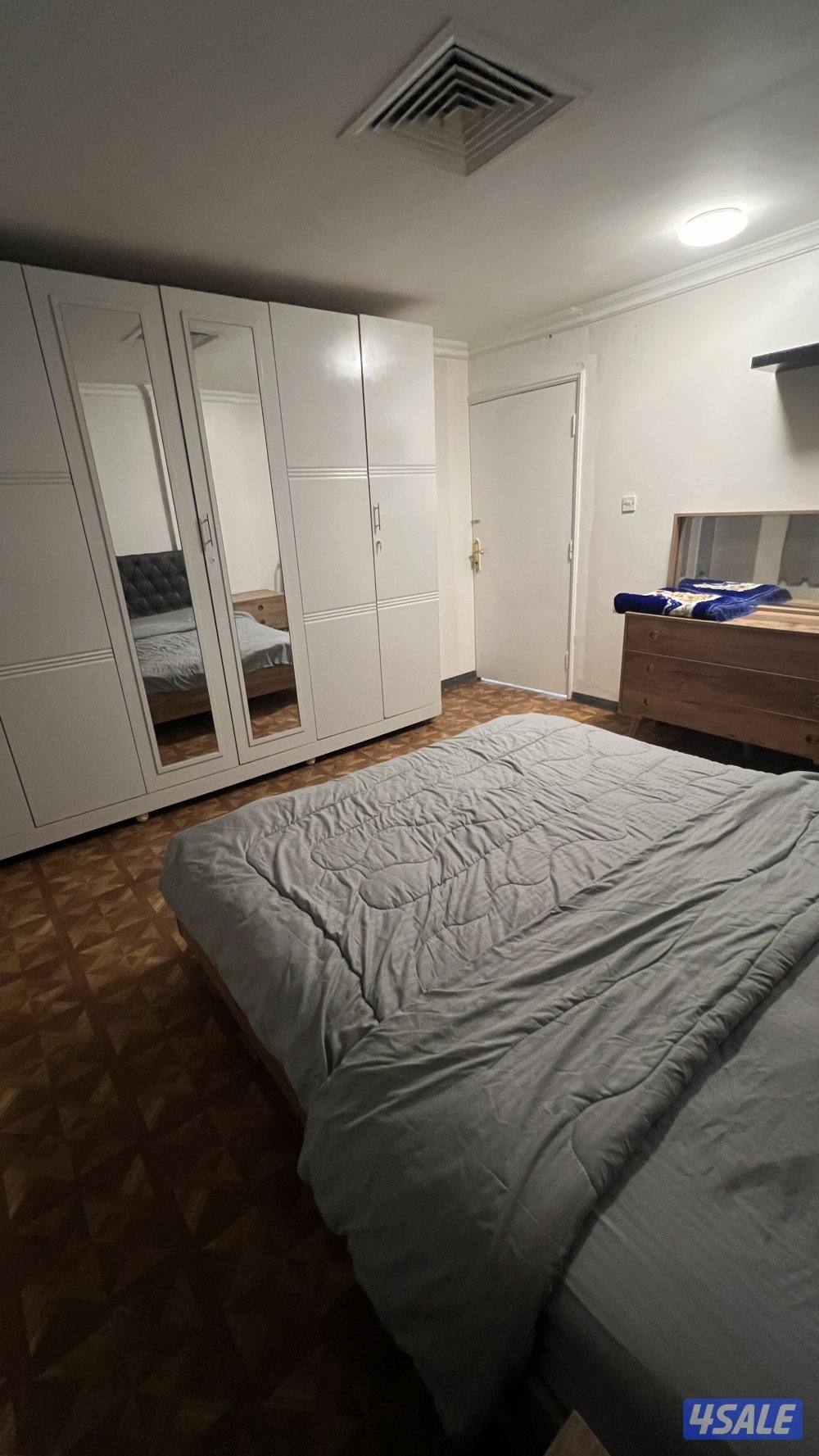 شقه للإيجار حولي شيء مرتب و نظيف فاضي وخلو مساحات كبيرة استلام فوري6