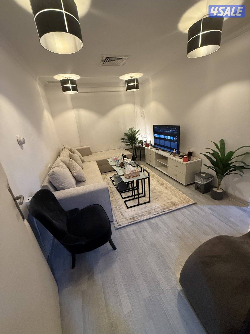 يوجد لدينا شقق الايجار غرفة وصالة ومطبخ وحمام خلو وفاضي الاستلام فوري0