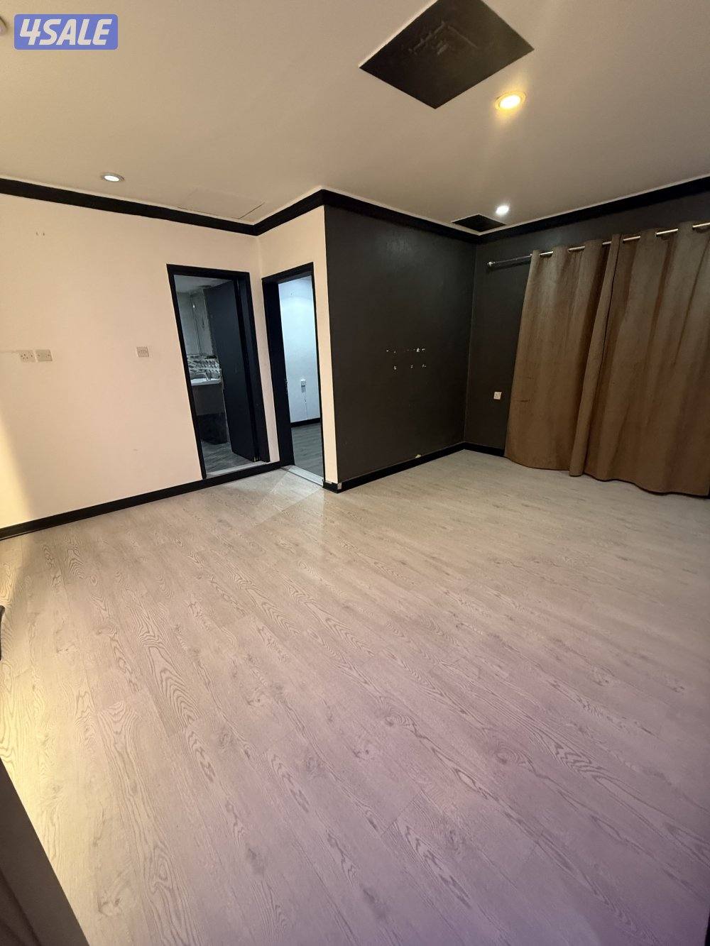 يوجد لدينا شقق الايجار غرفة وصالة ومطبخ وحمام خلو وفاضي الاستلام فوري11