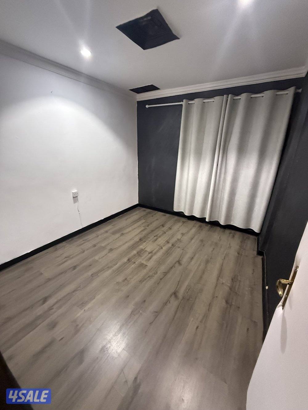 يوجد لدينا شقق الايجار غرفة وصالة ومطبخ وحمام خلو وفاضي الاستلام فوري12