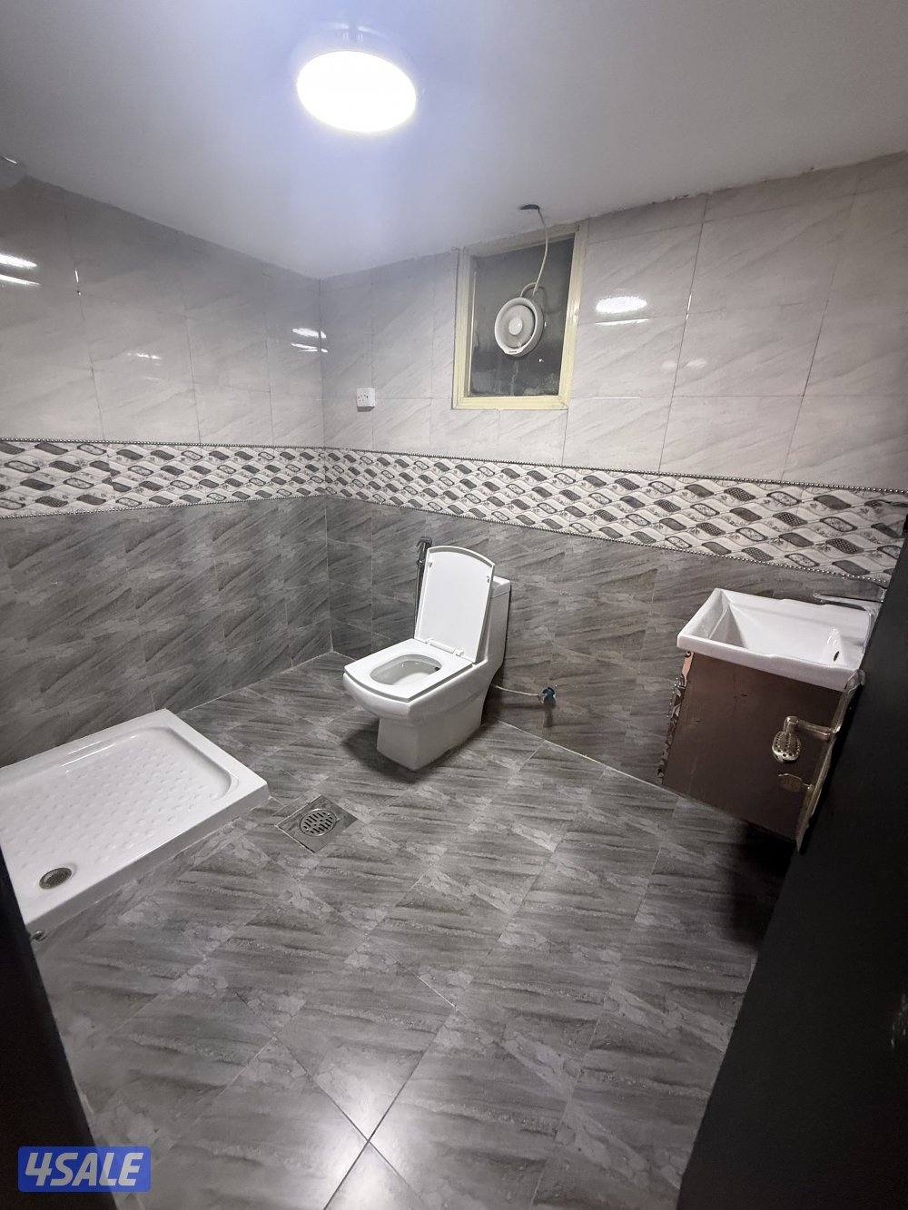 يوجد لدينا شقق الايجار غرفة وصالة ومطبخ وحمام خلو وفاضي الاستلام فوري14