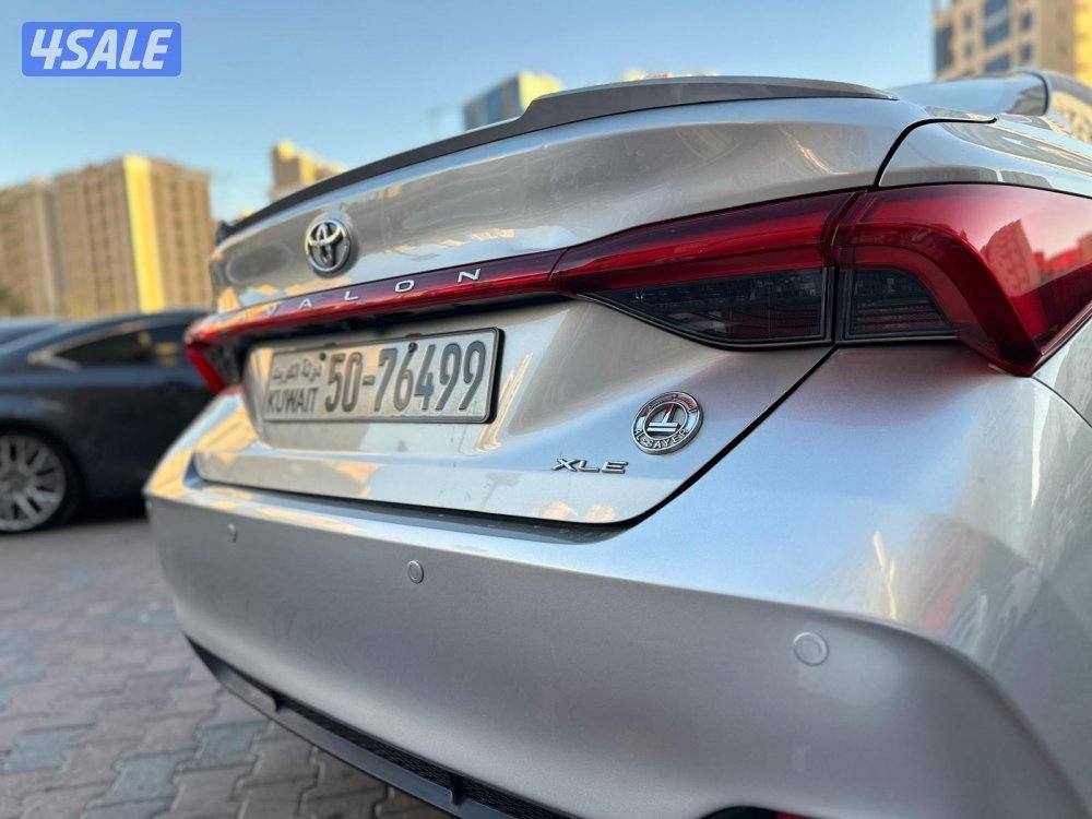 للبيع . تويوتا . افالون XLE . م 2019 .6
