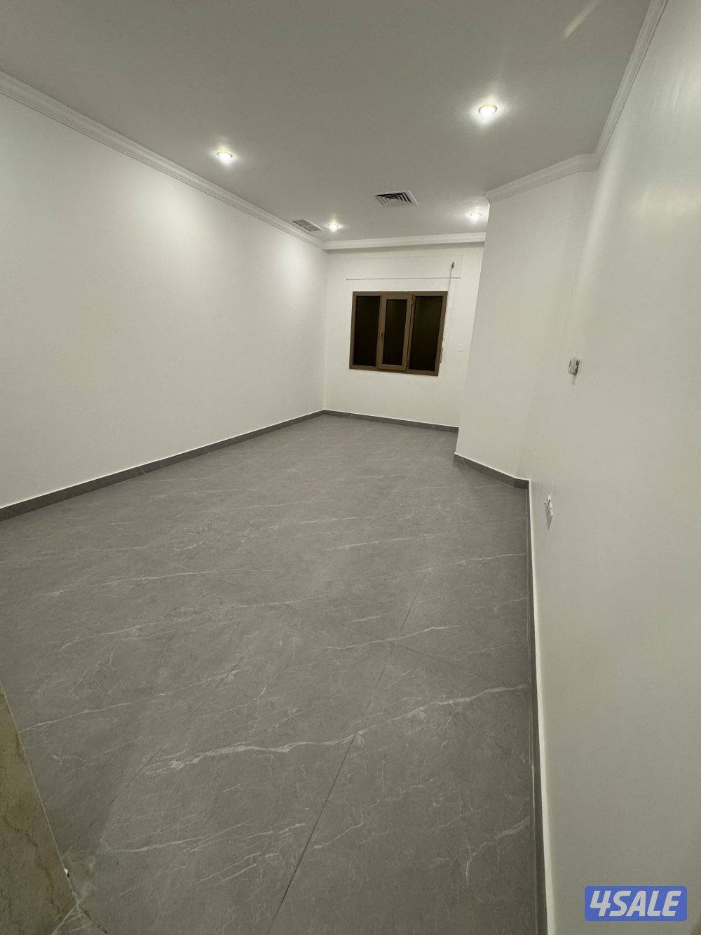 لإيجار شقه ارضيه بالعقيلة قطعه 21