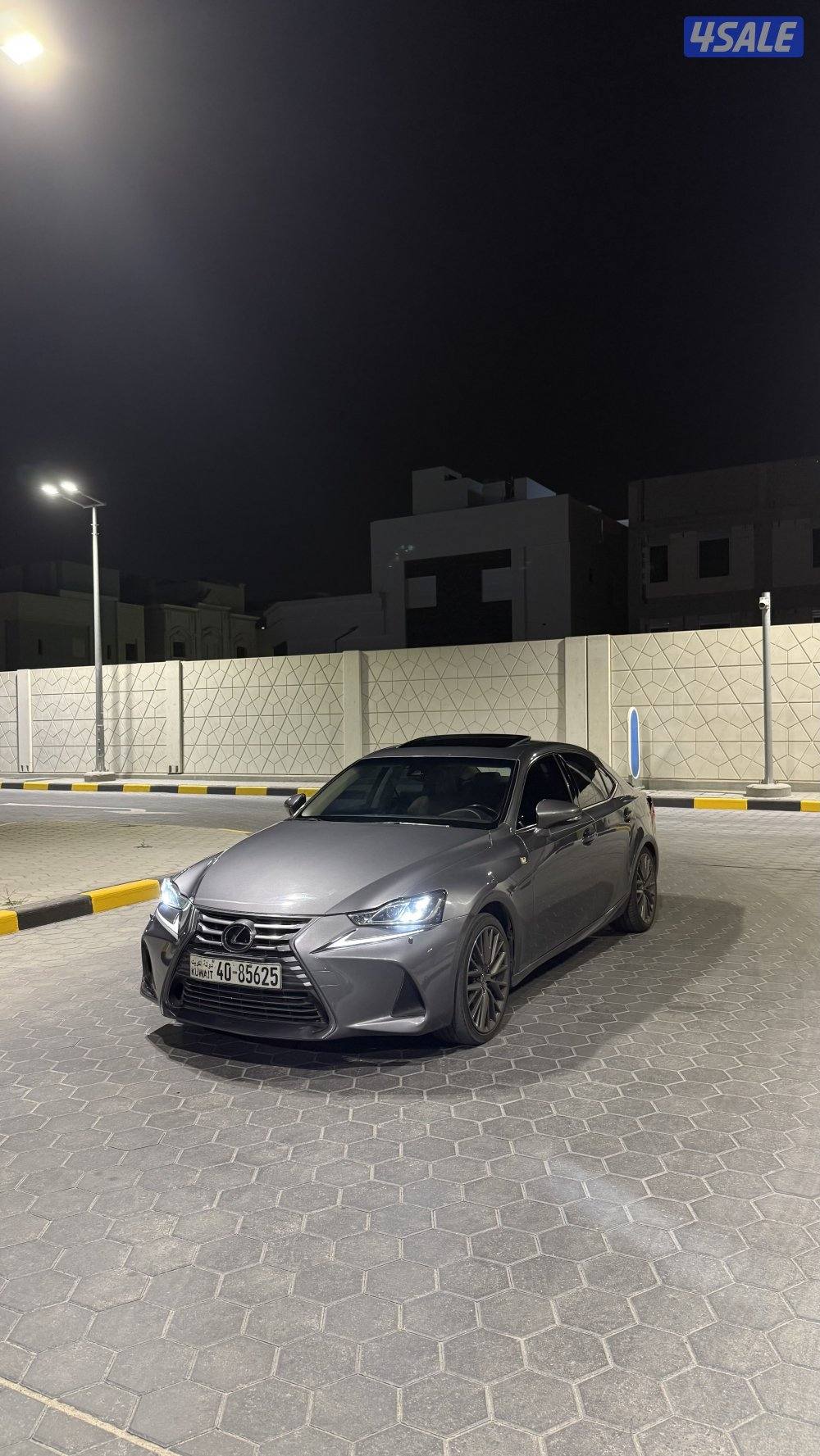 Lexus is200t3
