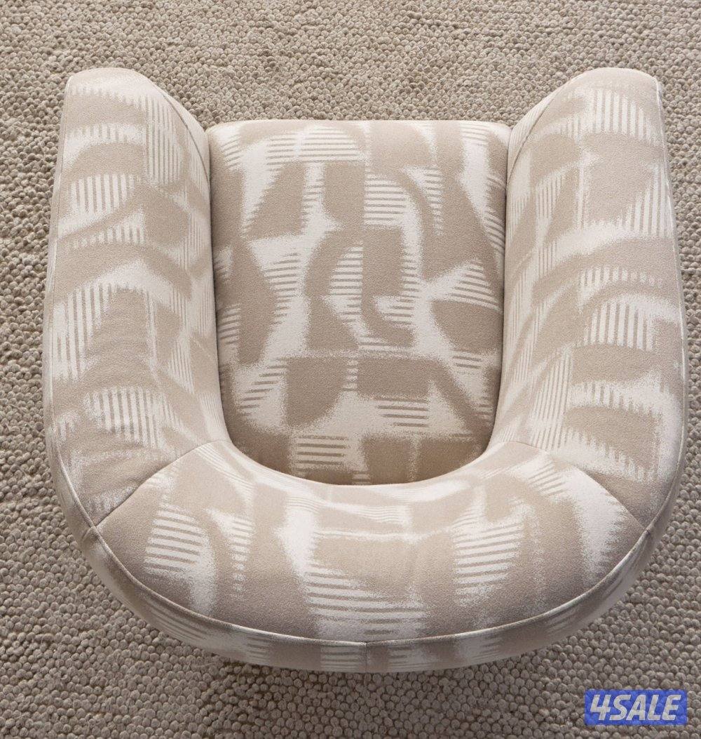 كرسي فاخر من هوم سنتر - استخدام شهر واحد فقط كديكور2