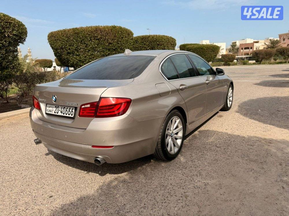 bmw 535i 2012 أعلى درجة بالمواصفات لون مميز بحالة فوق الممتازة3