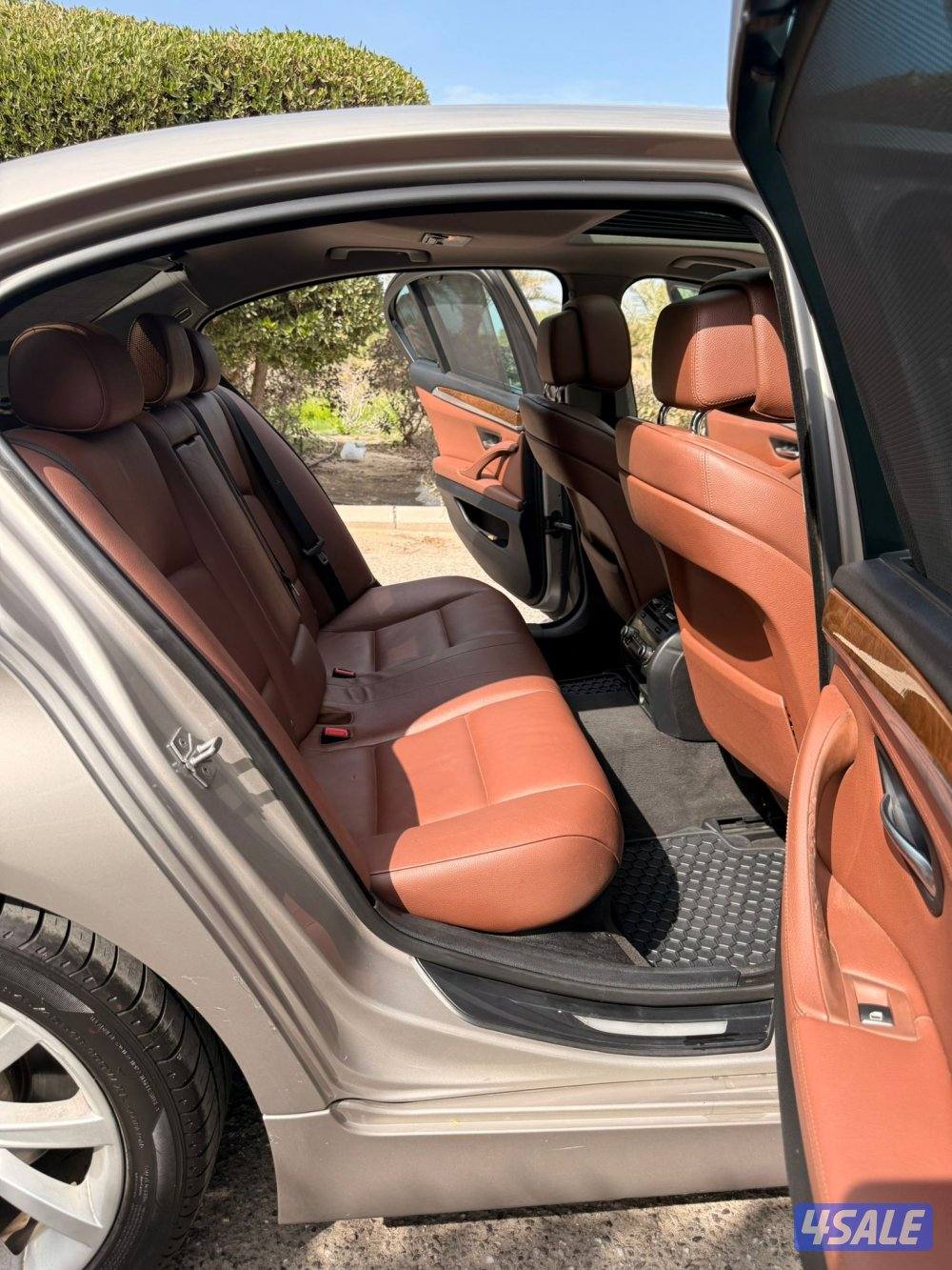 bmw 535i 2012 أعلى درجة بالمواصفات لون مميز بحالة فوق الممتازة9