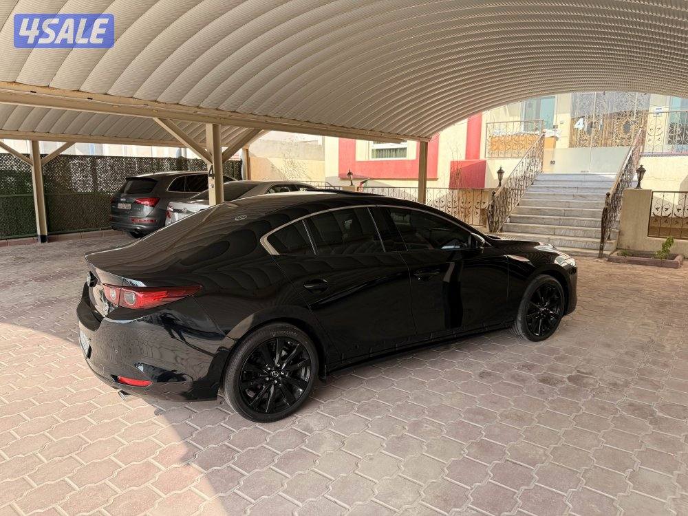 Mazda 3 black edition1