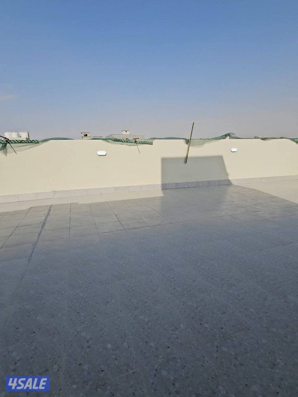 قسيمة بالمطلاع 3 ادوار وربع درجين مصعدين اول ساكن13