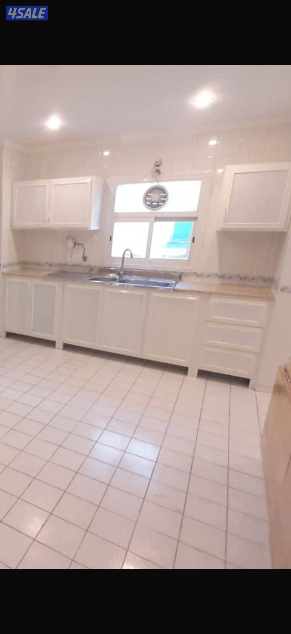 للإيجار شقق كبار جداً4