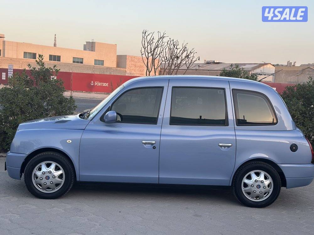 للبيع LONDON TAXI موديل 2011 وارد الزياني كامل المواصفات ماشي 19 فقط0