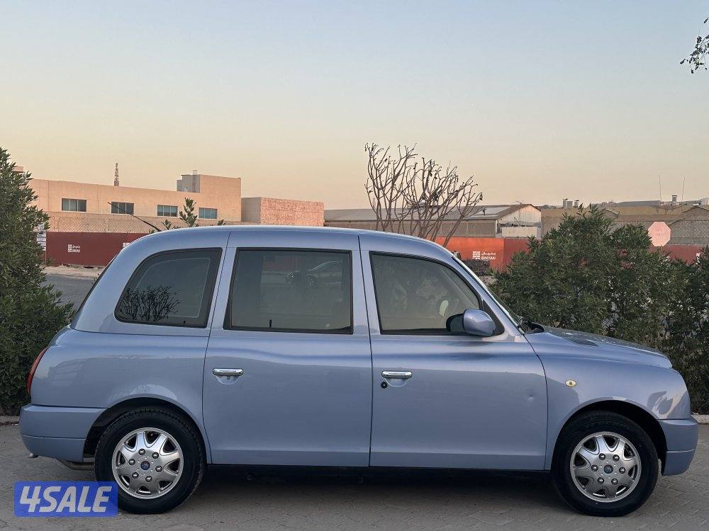 للبيع LONDON TAXI موديل 2011 وارد الزياني كامل المواصفات ماشي 19 فقط3