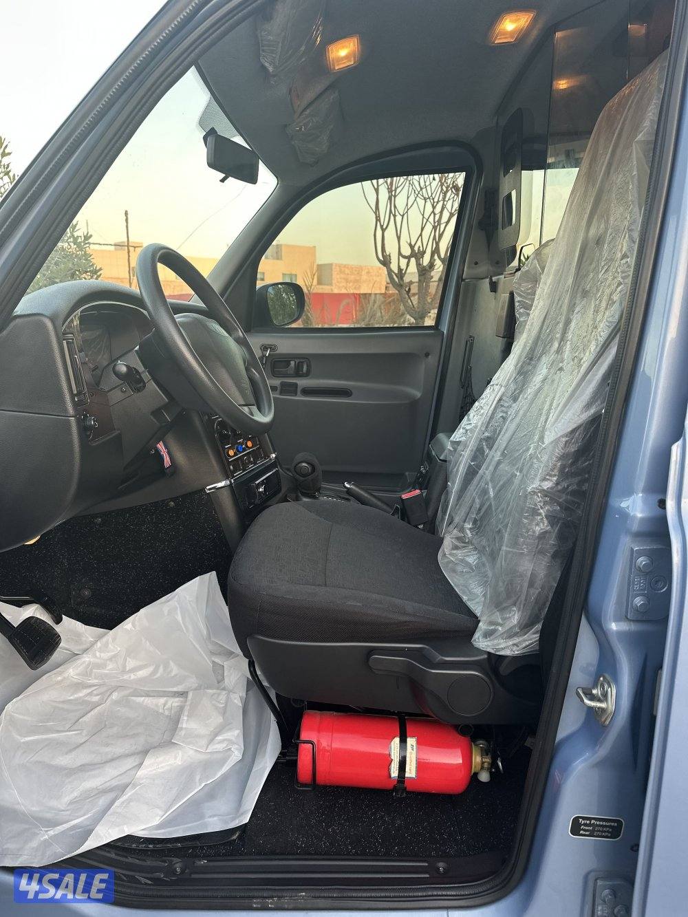 للبيع LONDON TAXI موديل 2011 وارد الزياني كامل المواصفات ماشي 19 فقط8