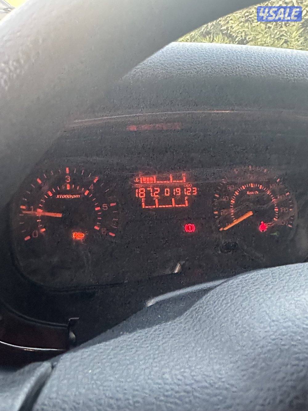 للبيع LONDON TAXI موديل 2011 وارد الزياني كامل المواصفات ماشي 19 فقط12