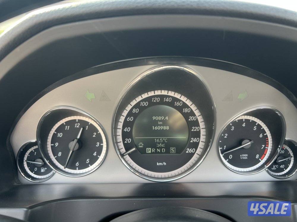 مرسيدس كشف E500-V8 نظيف جدا9