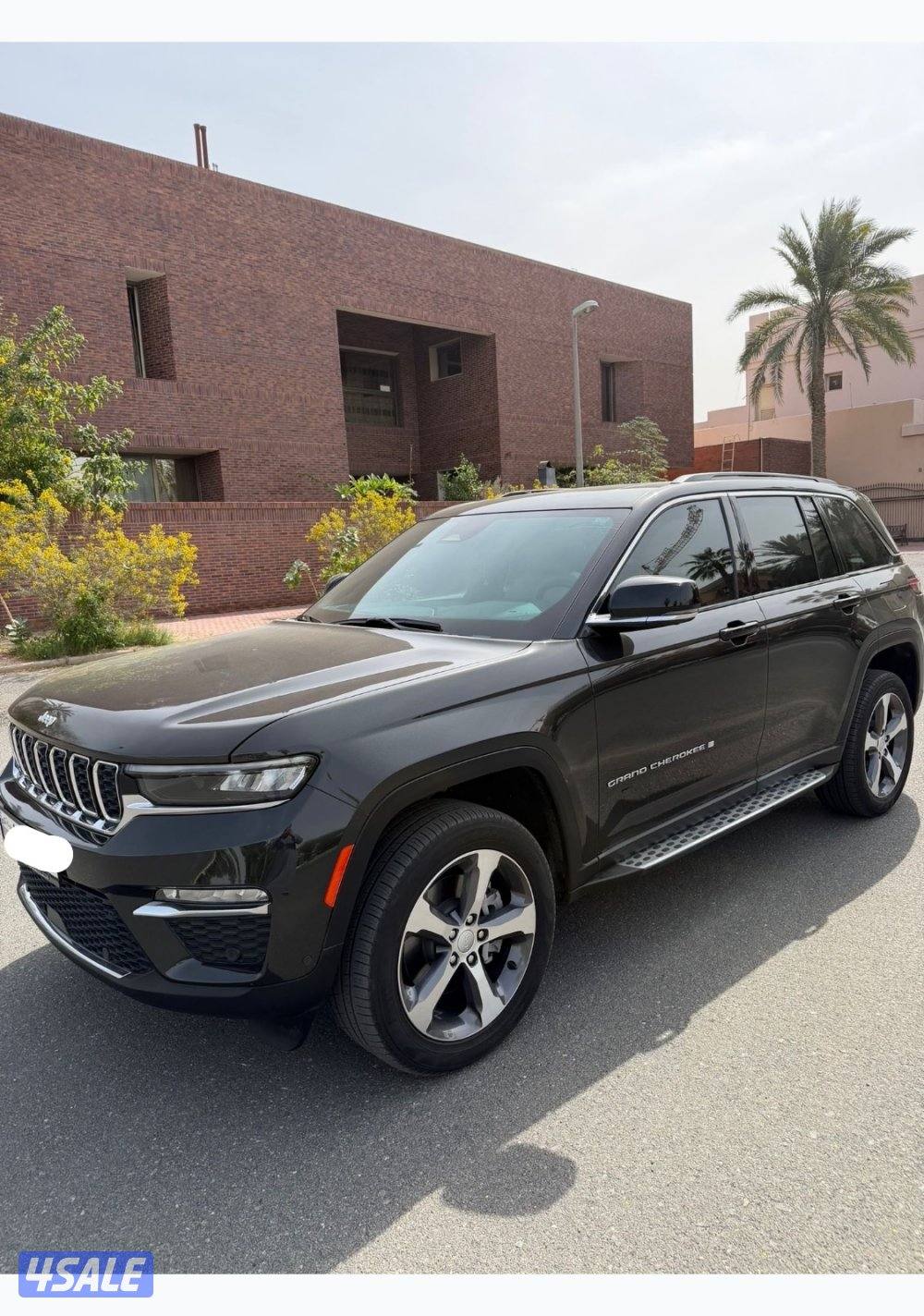 للبيع جراند شيروكي - صبغ وكاله - عداد ٣٠الف1