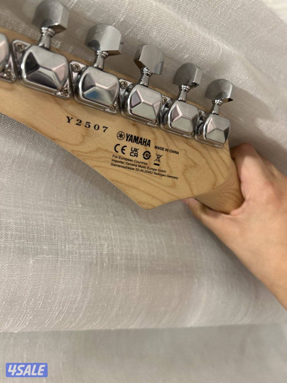 Guitar and amp including picks and straps2