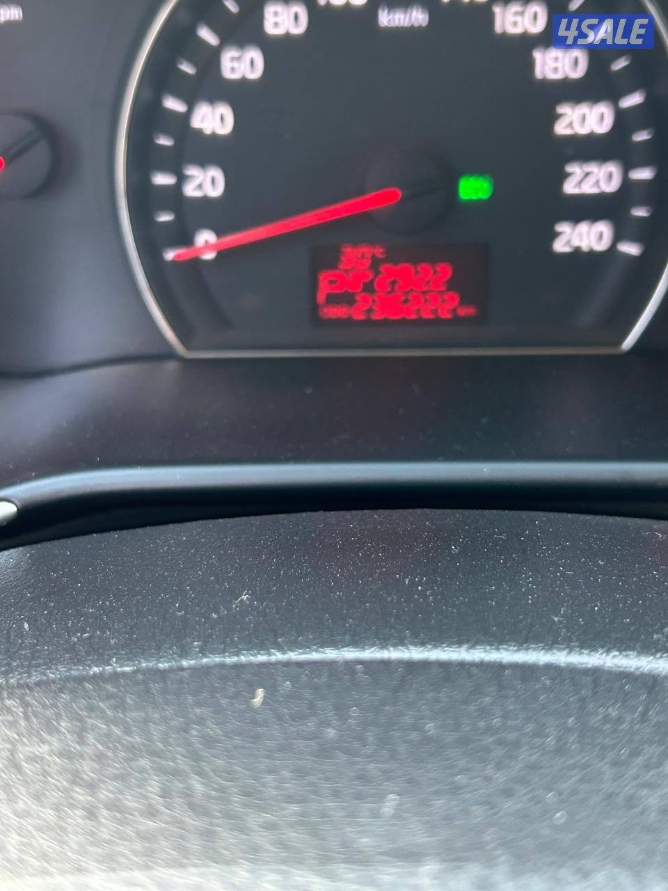 مستعمله المالك الثاني لها مافيها اي عيوب شرط فحص المكينه والقير3