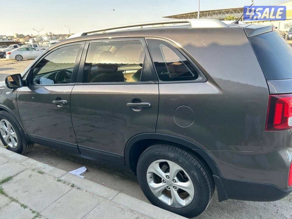 مستعمله المالك الثاني لها مافيها اي عيوب شرط فحص المكينه والقير5