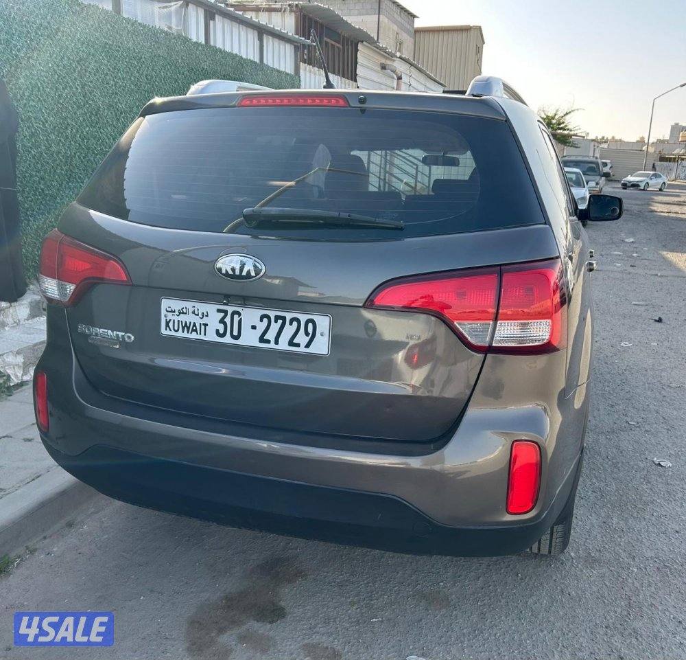 مستعمله المالك الثاني لها مافيها اي عيوب شرط فحص المكينه والقير8