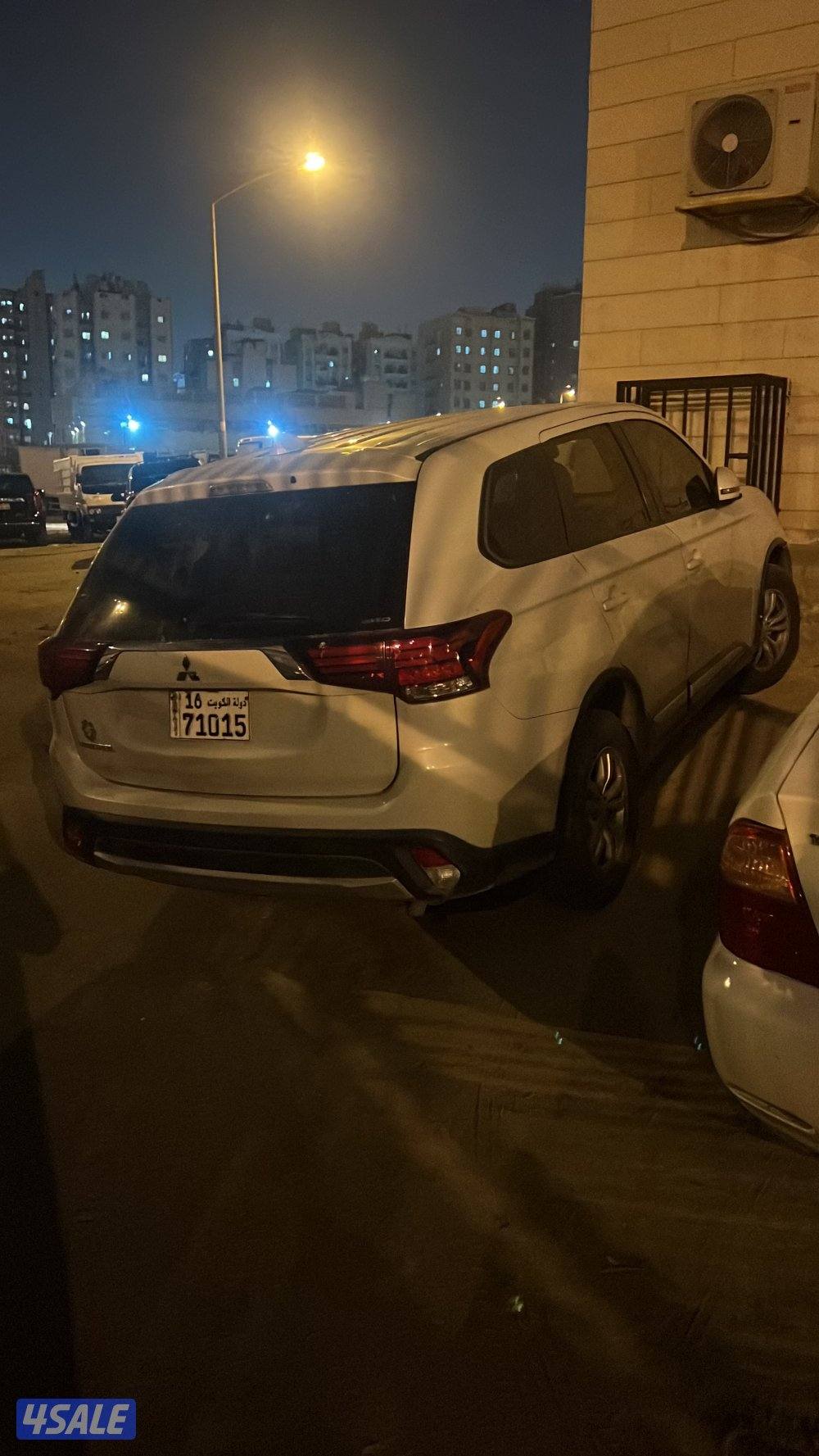 سيارة بحالة جيدة المكينة جيدة مع الشاصي فيها الجير للبيع على حالتها0