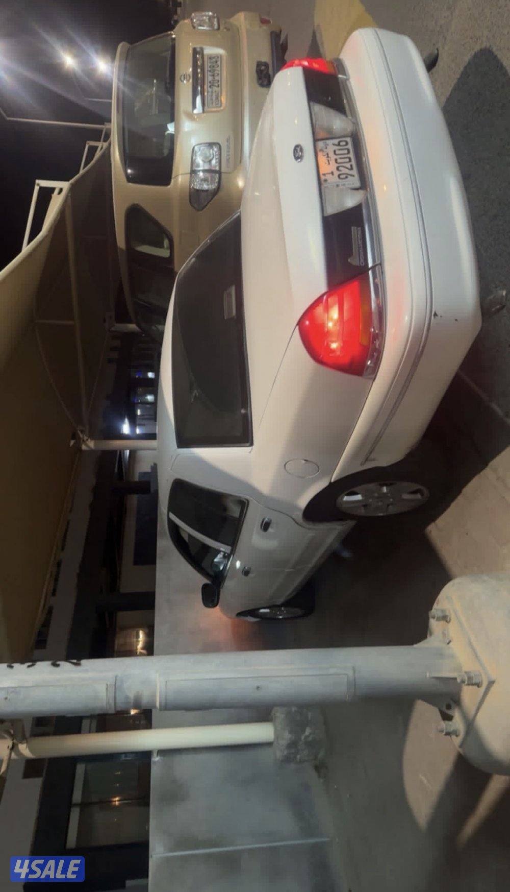 للبيع سياره فورد موديل 20002