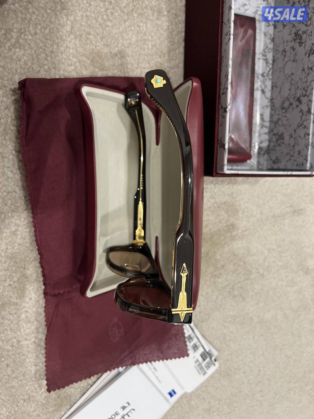 للبيغ نظاره مميزه جدا سعرها بالبوتيك سبعمائه دينار جديده عيره مستعمله5