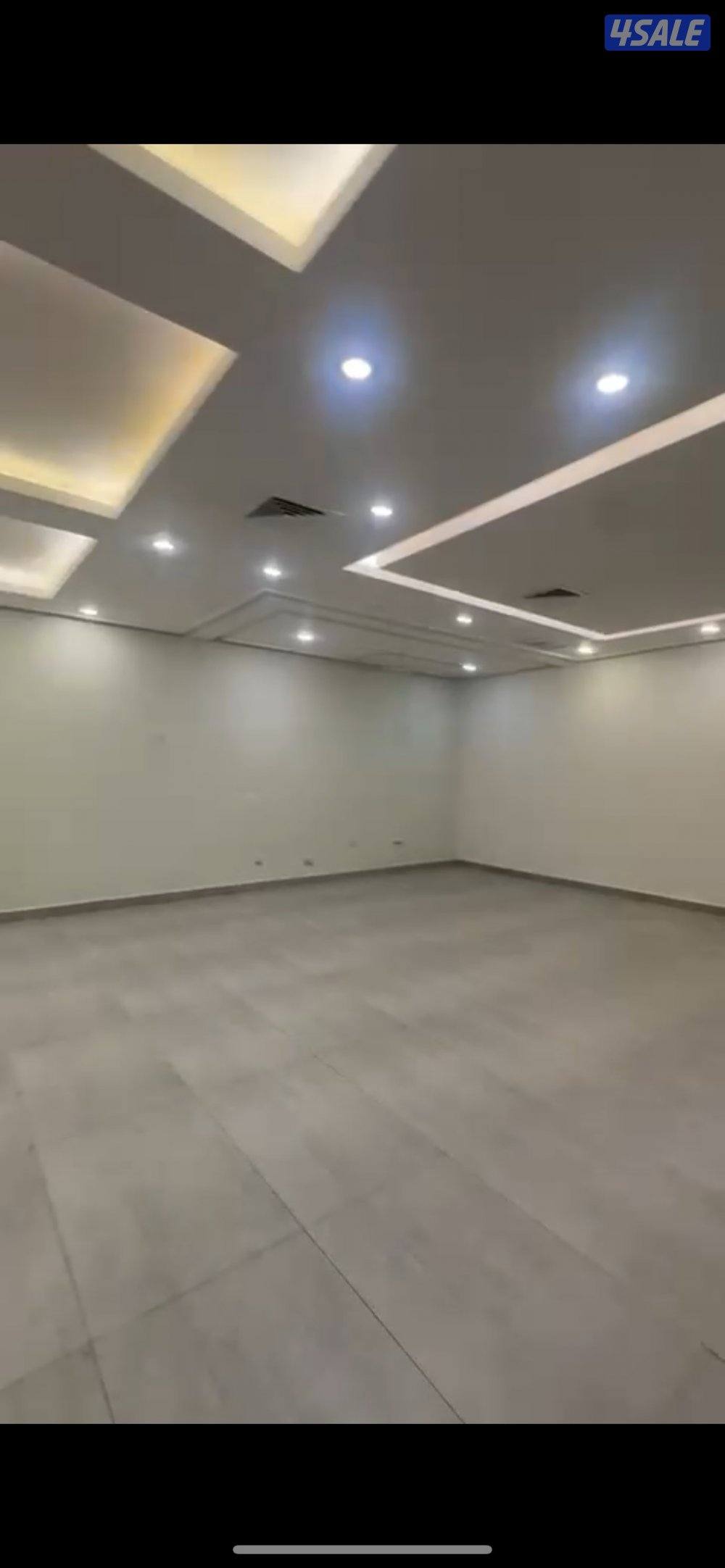 للايجار دور ارضي في الفنيطيس كامل مع دوانيه مساحات طيبه0